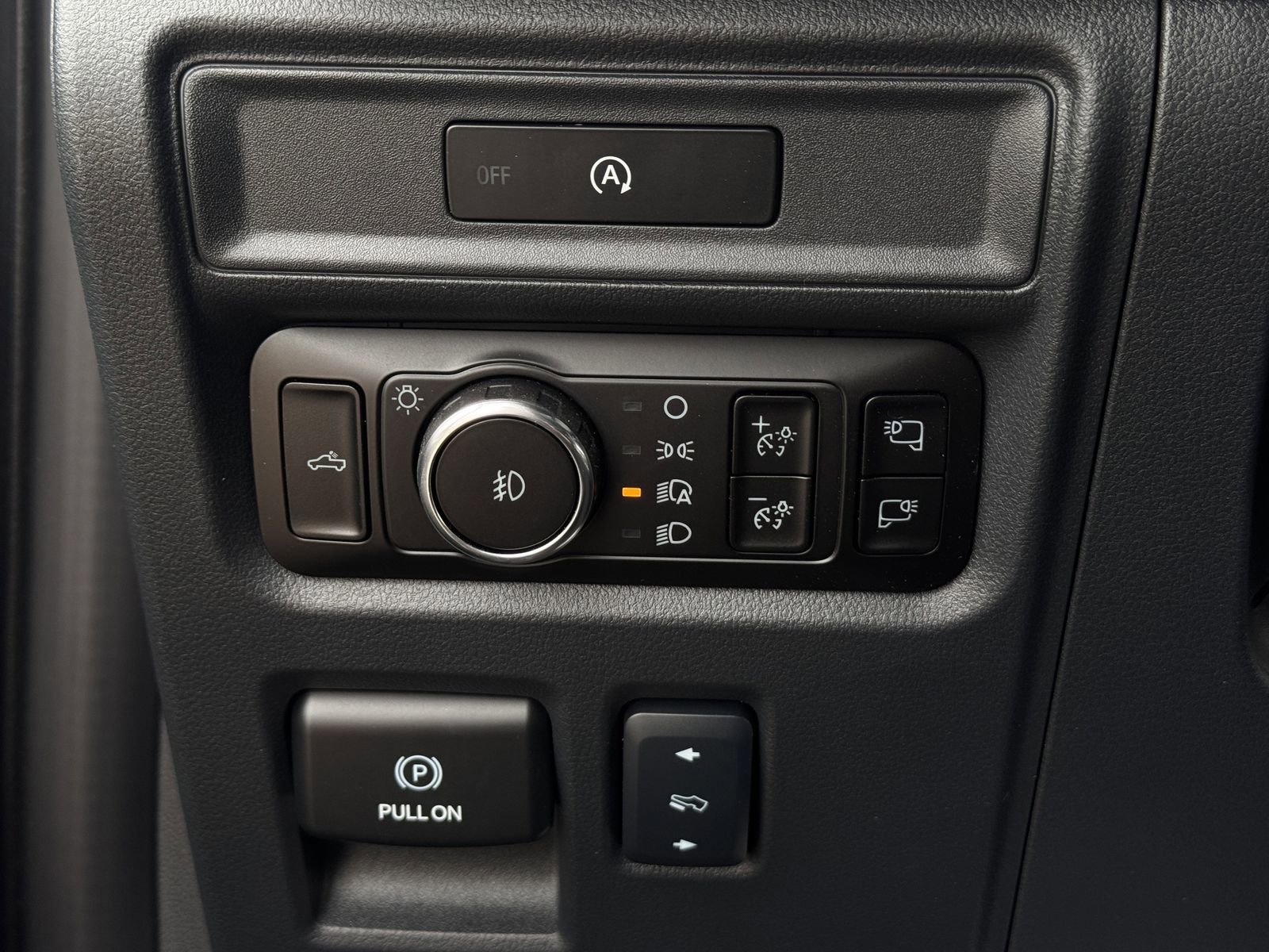 Used 2025 Ford F150 Lariat w/ Equipment Group 501A Mid image 24