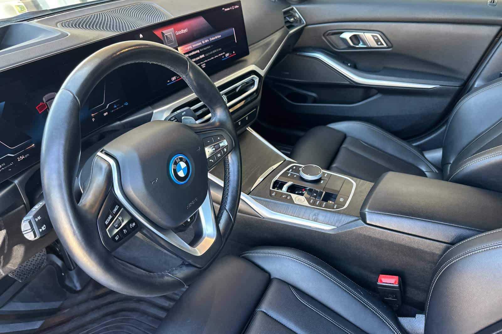 Used 2023 BMW 330e xDrive w/ Premium Package AWD/4WD image 9