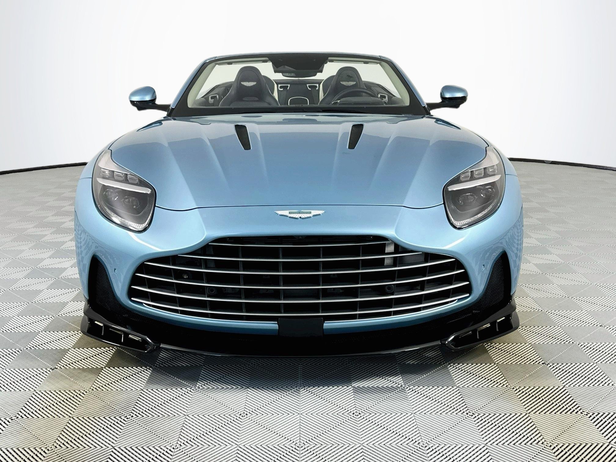Used 2026 Aston Martin DB12 Convertible RWD image 7