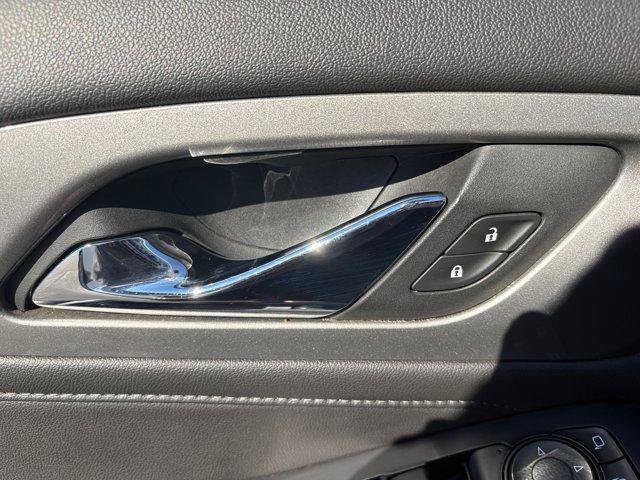 Used 2023 Chevrolet Traverse LT FWD image 19