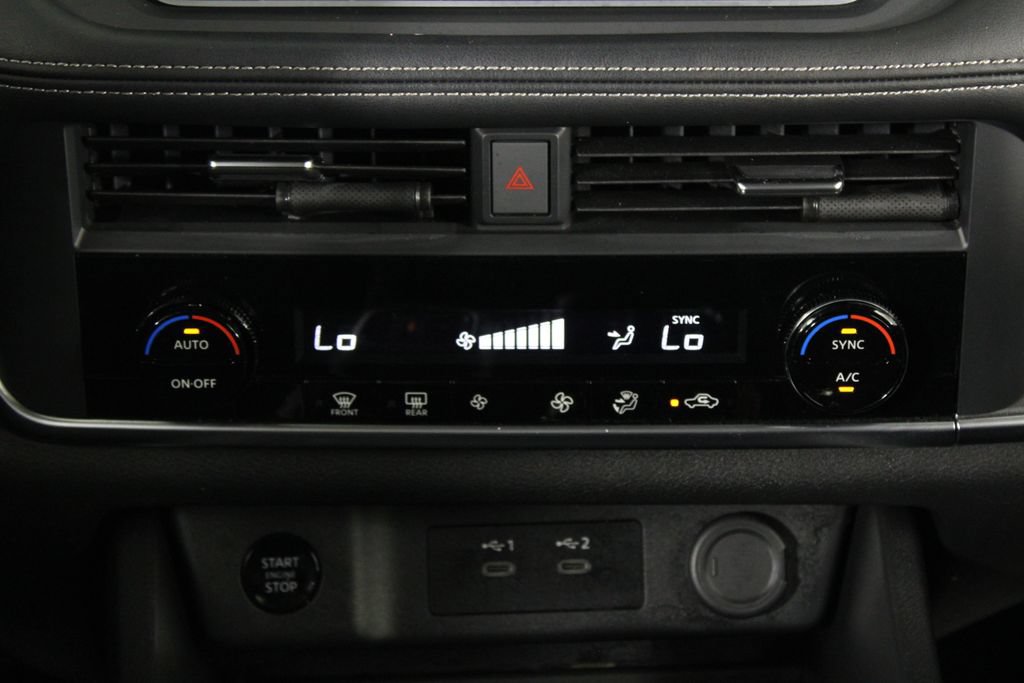 Certified 2025 Nissan Rogue SV FWD image 23