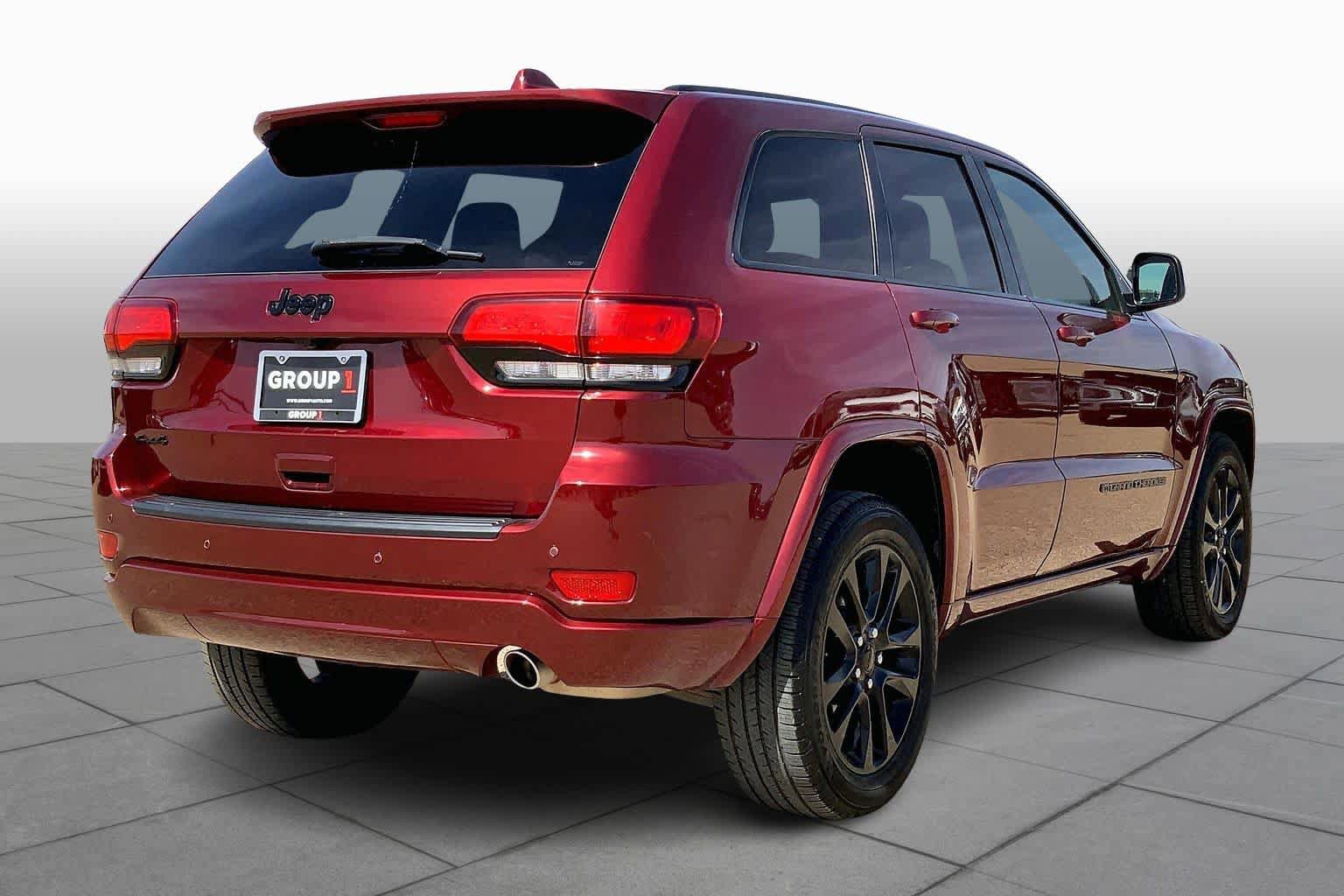 Used 2022 Jeep Grand Cherokee Laredo X AWD/4WD image 21