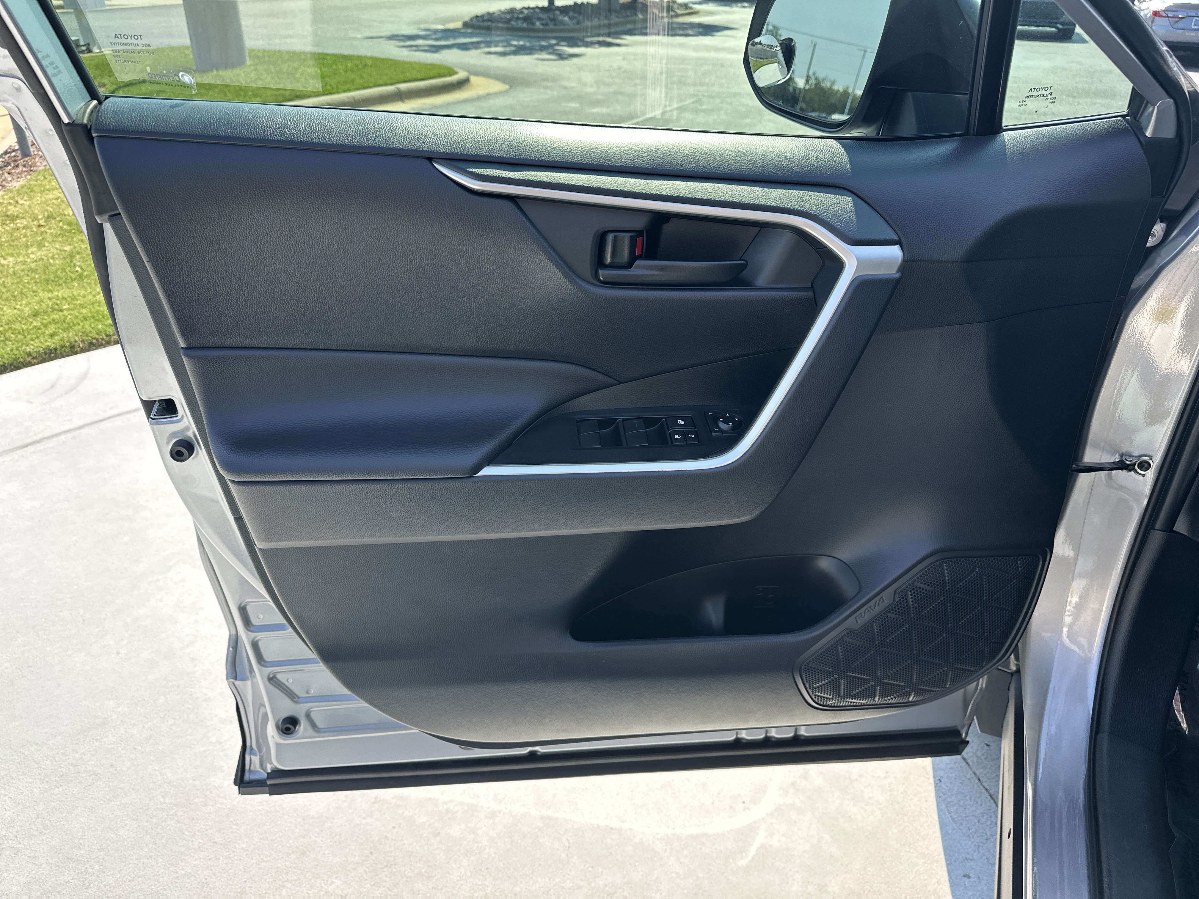 Certified 2024 Toyota RAV4 LE FWD image 14