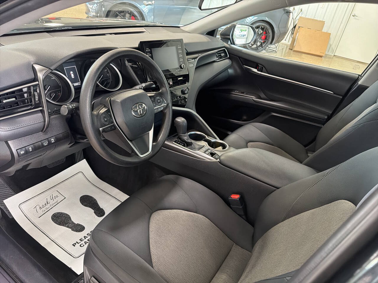 Used 2022 Toyota Camry LE FWD image 9