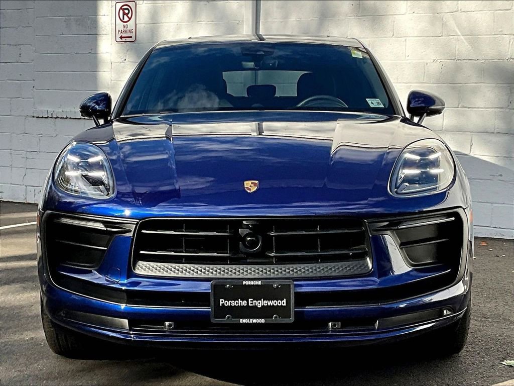 Used 2025 Porsche Macan image 8