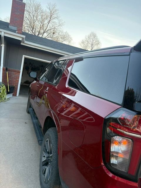 Used 2023 Chevrolet Suburban Z71 image 3