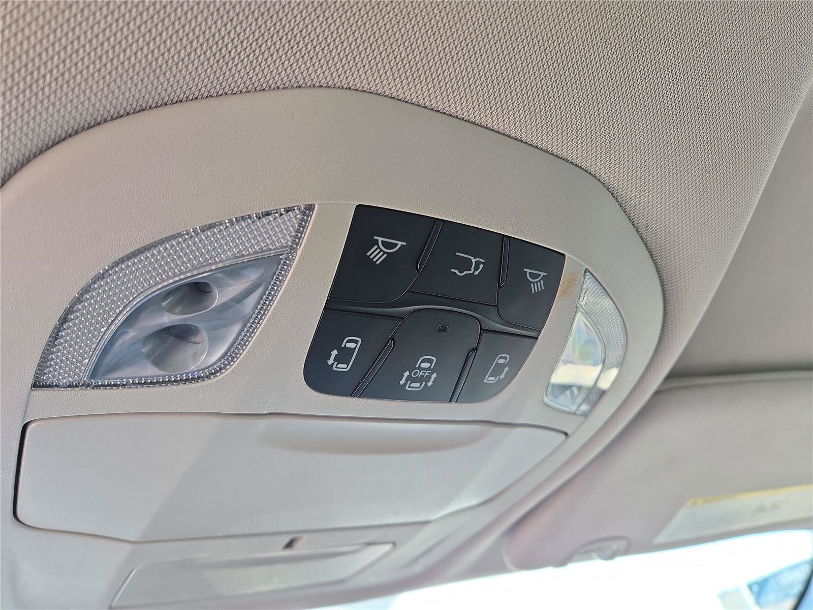 Used 2023 Chrysler Pacifica Touring-L FWD image 15