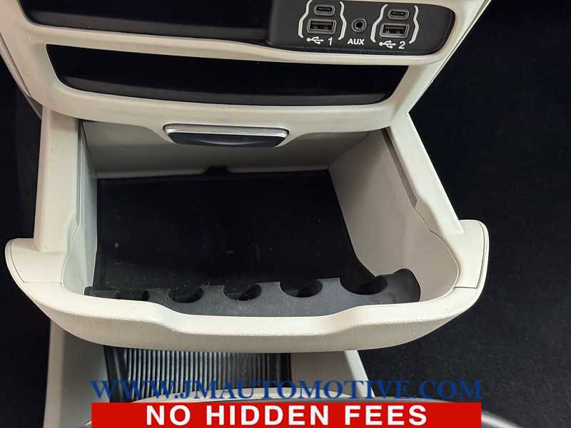 Used 2021 Chrysler Pacifica Touring-L image 42