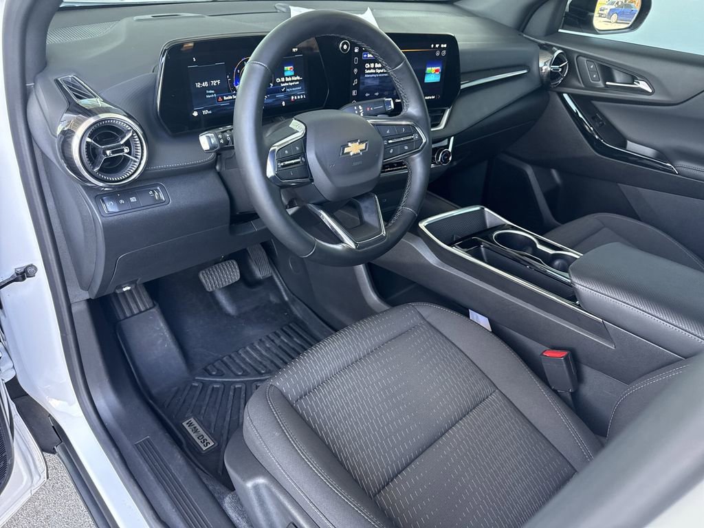 Used 2025 Chevrolet Equinox LT image 11