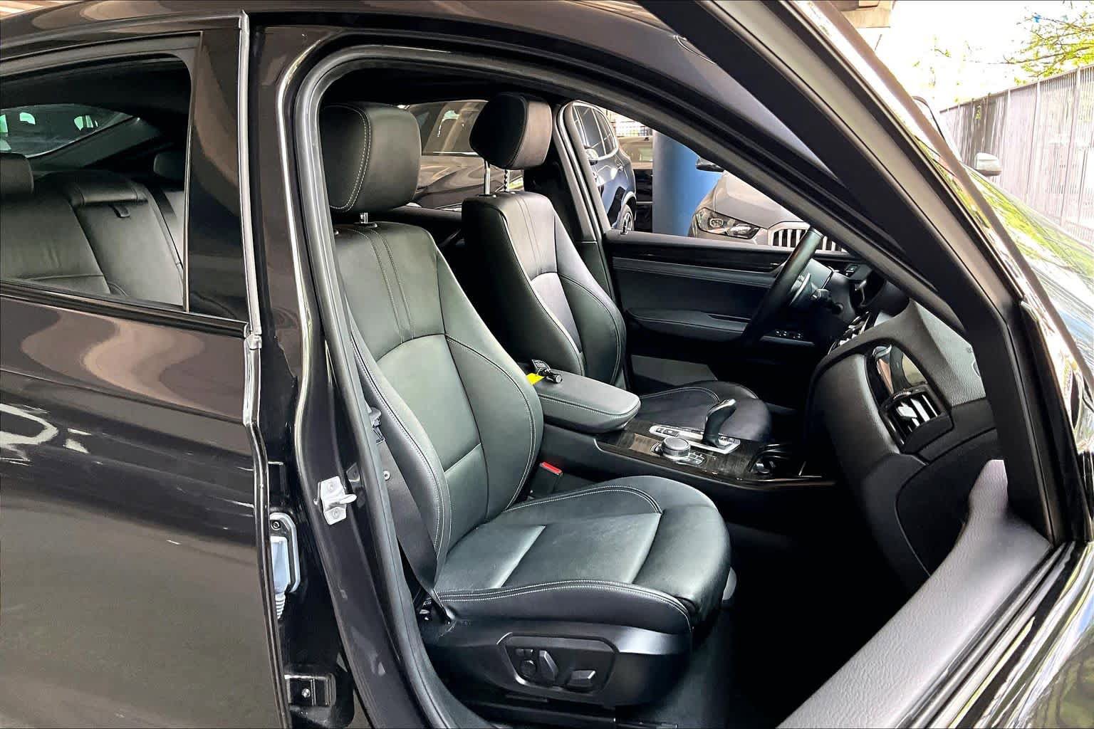 Used 2018 BMW X4 M40i image 8