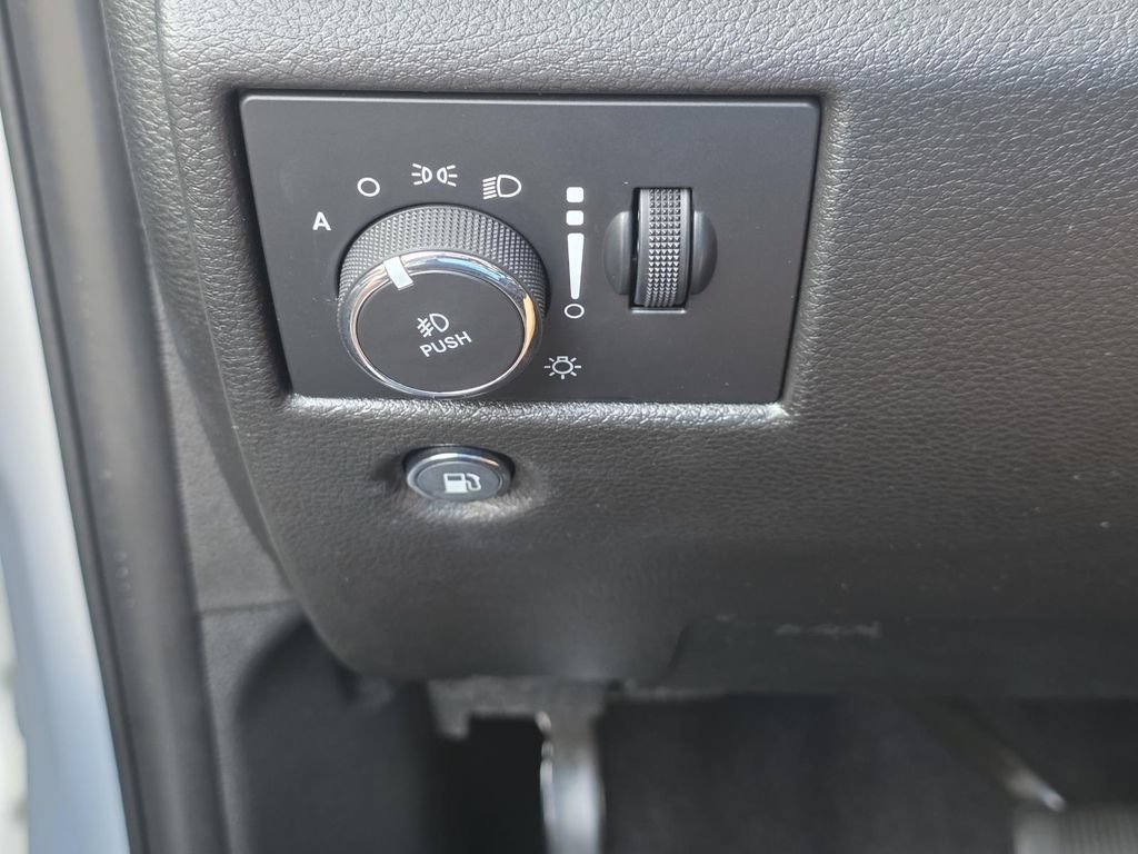 Used 2021 Jeep Grand Cherokee Laredo X RWD image 26