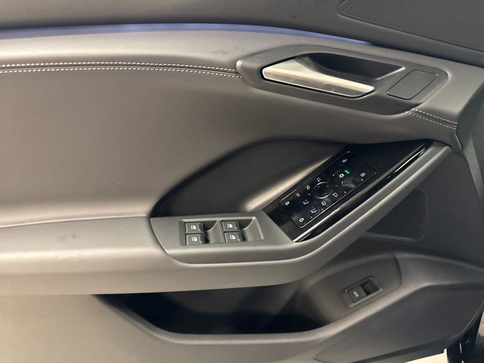 New 2027 Audi Q6 e-tron Premium AWD/4WD image 10