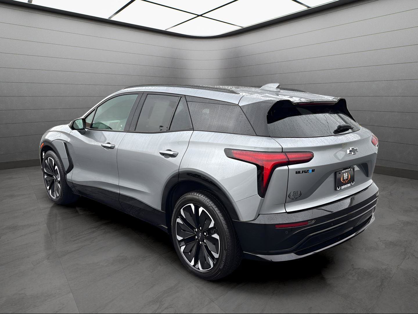 Used 2024 Chevrolet Blazer EV RS image 3