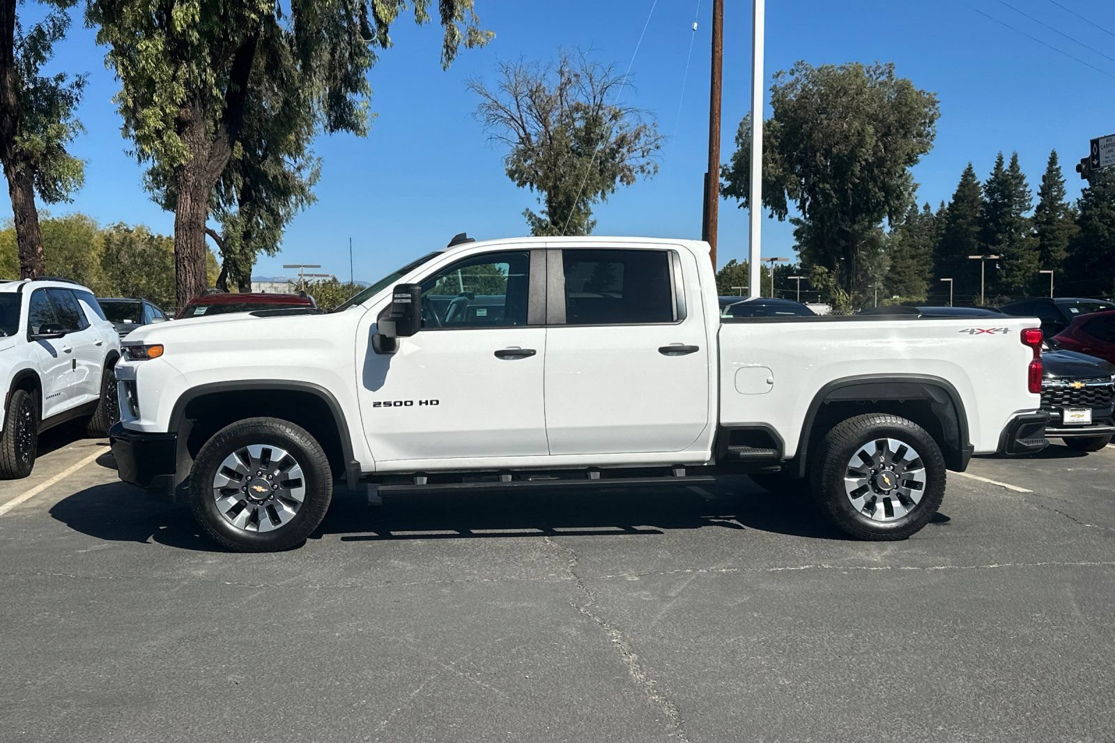 Used 2023 Chevrolet Silverado 2500 Custom w/ Gooseneck/5TH Wheel Package AWD/4WD image 8