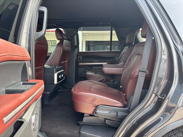 Used 2023 Ford Expedition Limited image 29