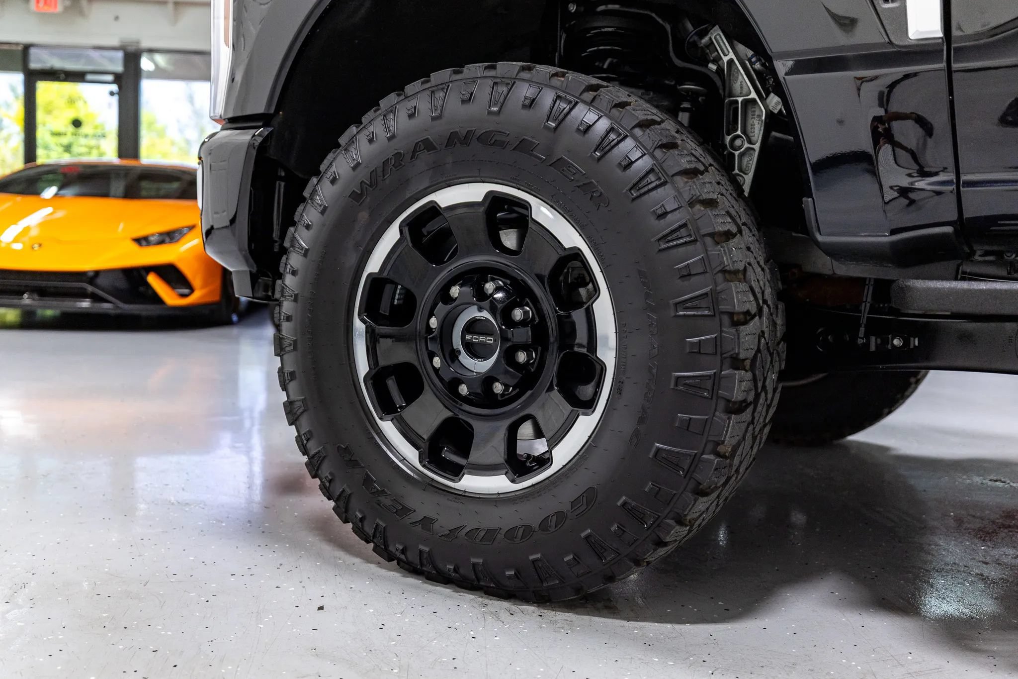 Used 2025 Ford F350 Platinum w/ Platinum Plus Package AWD/4WD image 9
