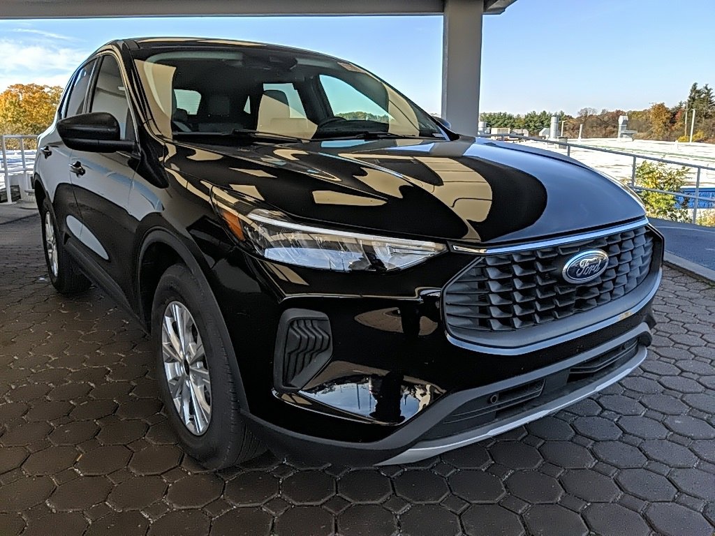 Certified 2023 Ford Escape Active image 3