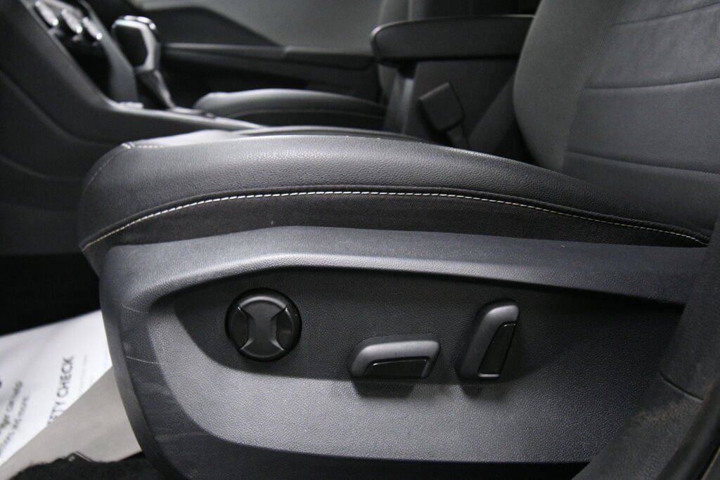 Used 2024 Volkswagen Taos SE FWD image 10