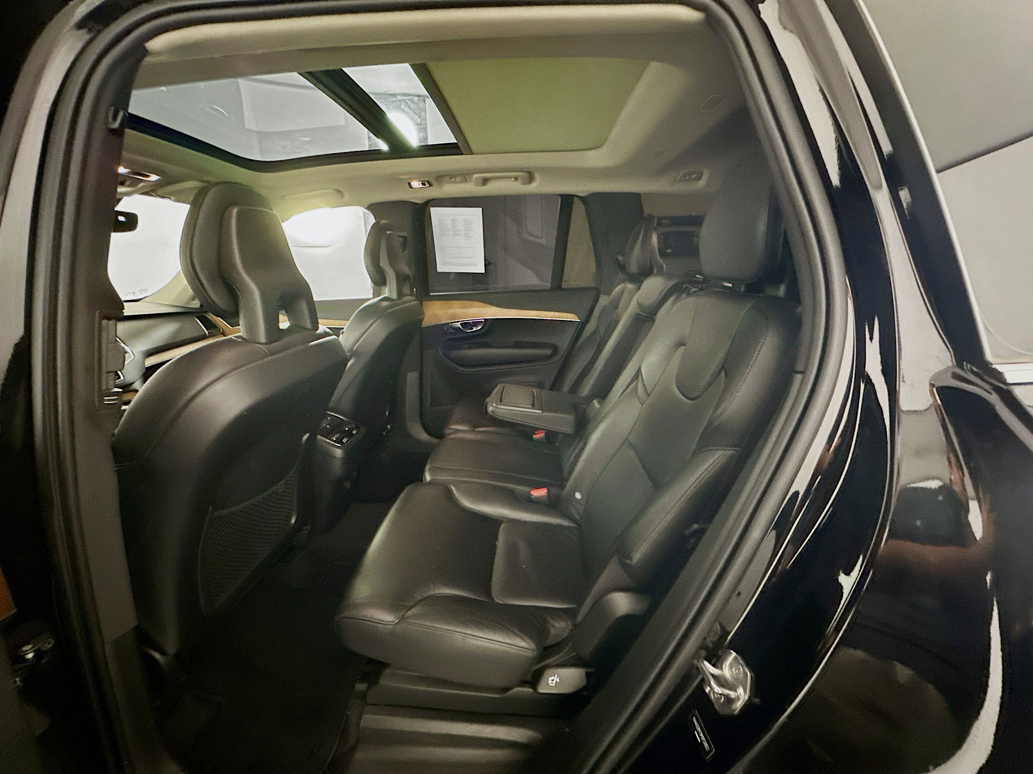 Used 2021 Volvo XC90 T6 Momentum AWD/4WD image 29