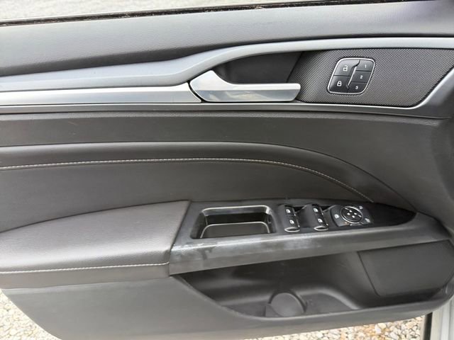 Used 2014 Ford Fusion Titanium image 11