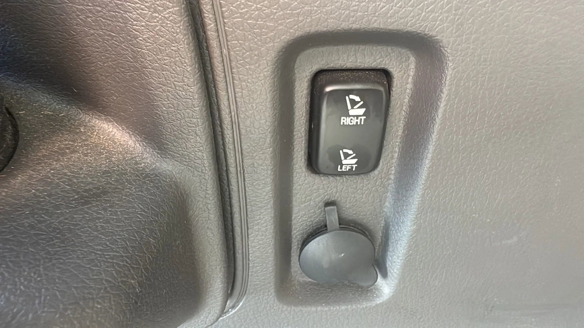 Used 2011 Ford Edge Limited w/ 302A Rapid Spec Order Code image 25