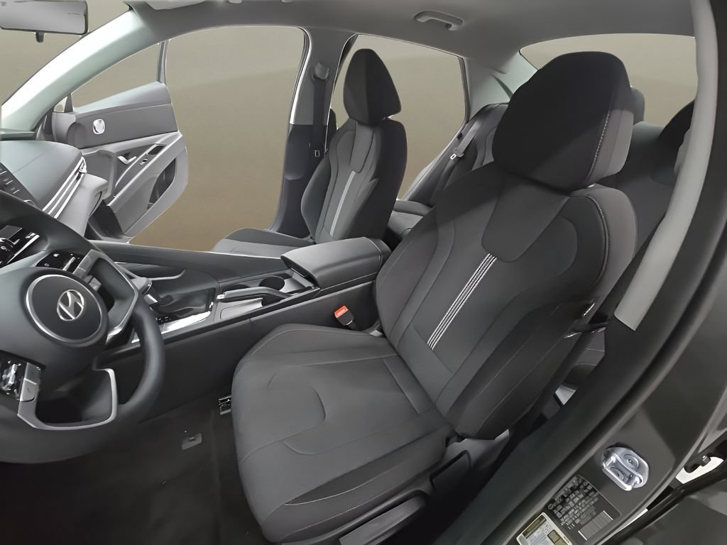 New 2026 Hyundai Elantra SE FWD image 14