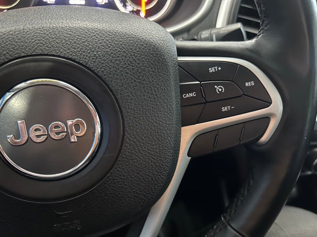 Used 2018 Jeep Cherokee Latitude Plus w/ Cold Weather Group image 20