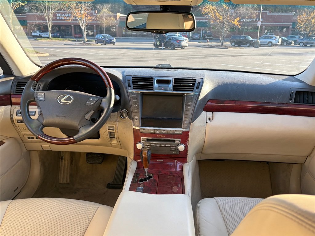 Used 2011 Lexus LS 460 w/ Comfort Pkg RWD image 15