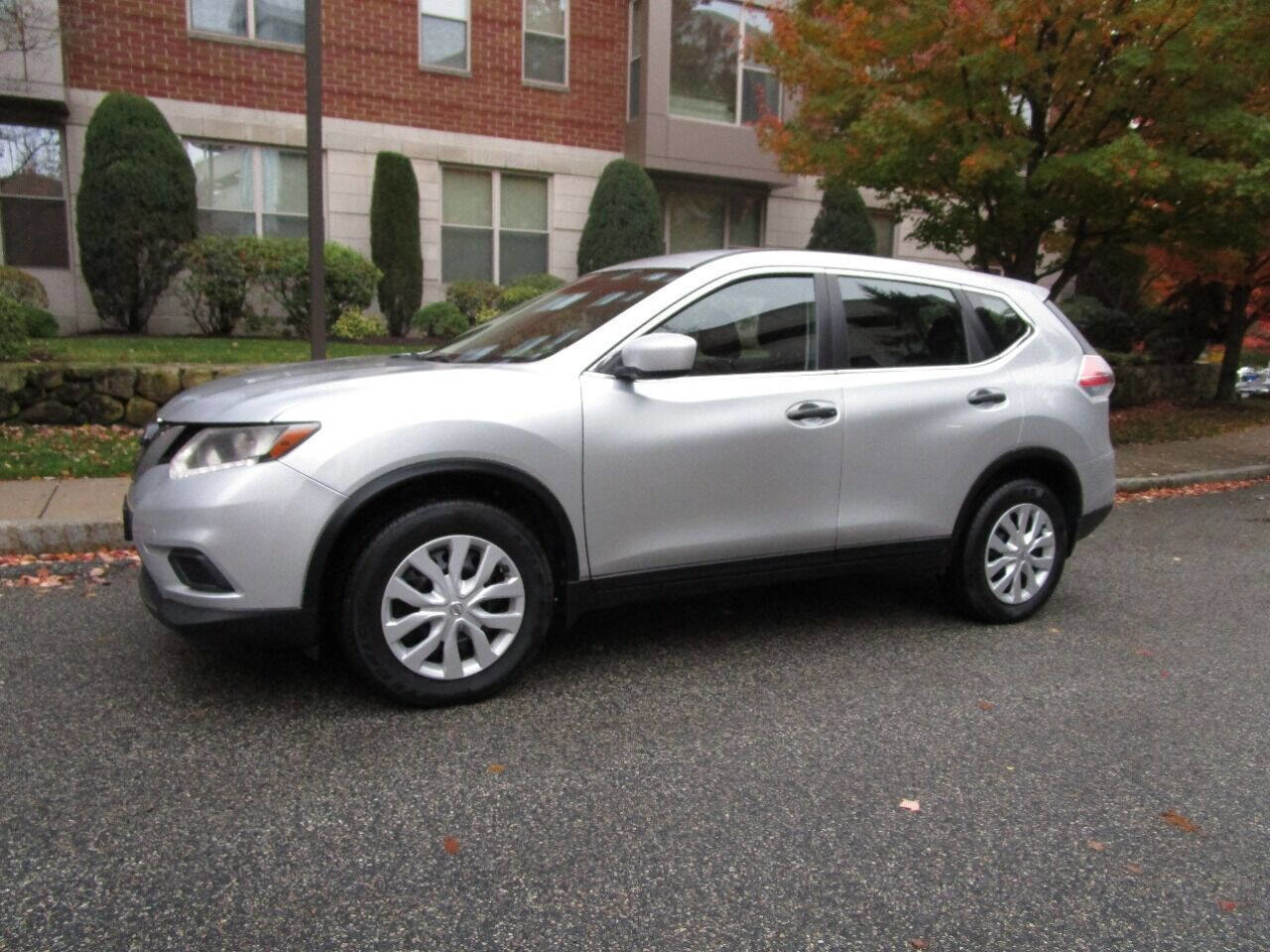 Used 2016 Nissan Rogue S image 4