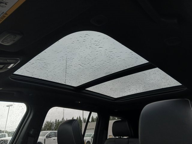 New 2025 Jeep Grand Cherokee Limited w/ Black Appearance Package image 22