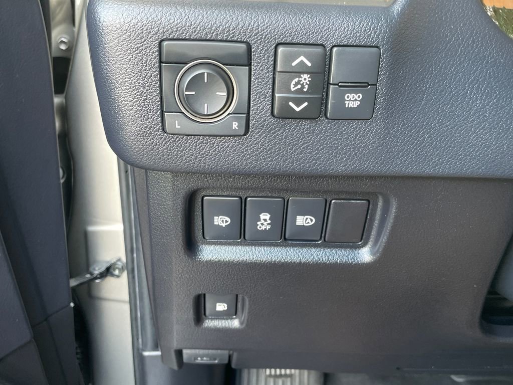 Used 2020 Lexus GX 460 Premium image 17