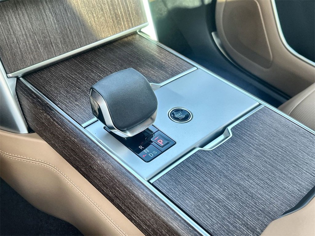 New 2026 Land Rover Range Rover SE image 28