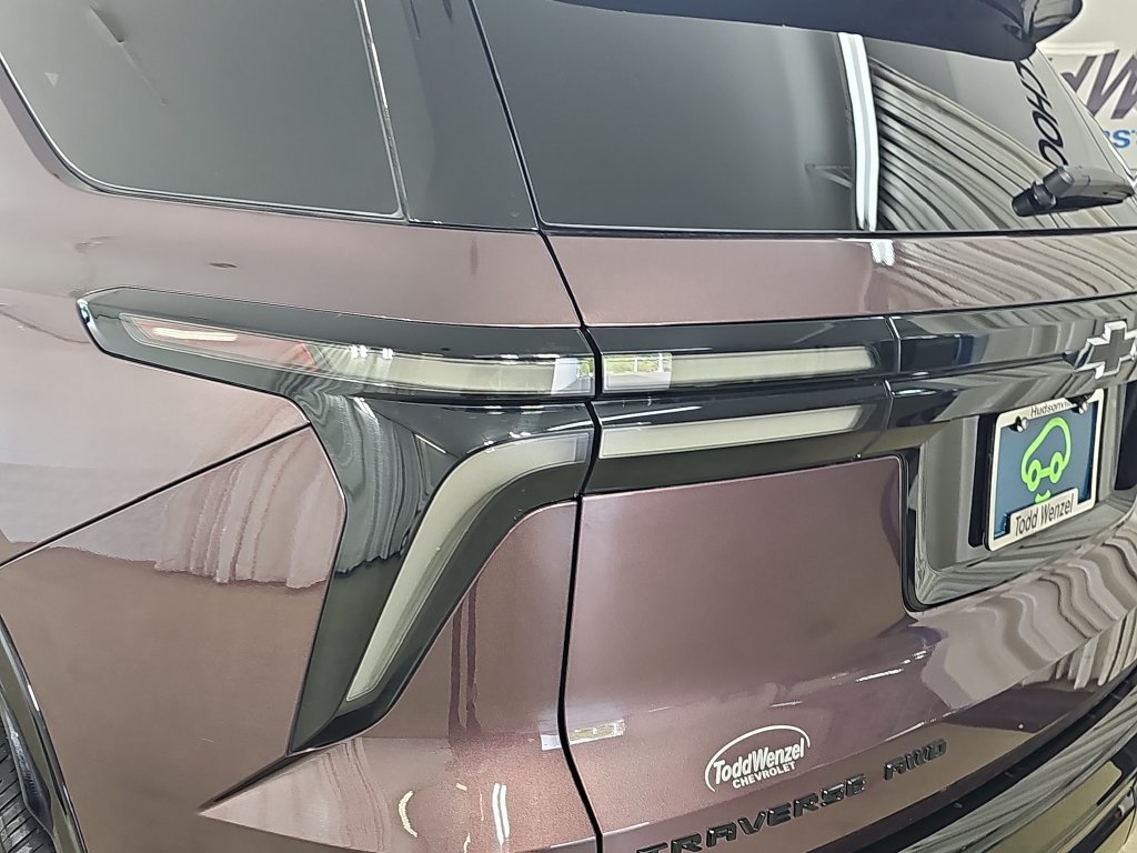 Certified 2024 Chevrolet Traverse RS w/ LPO, Floor Liner Package AWD/4WD image 42