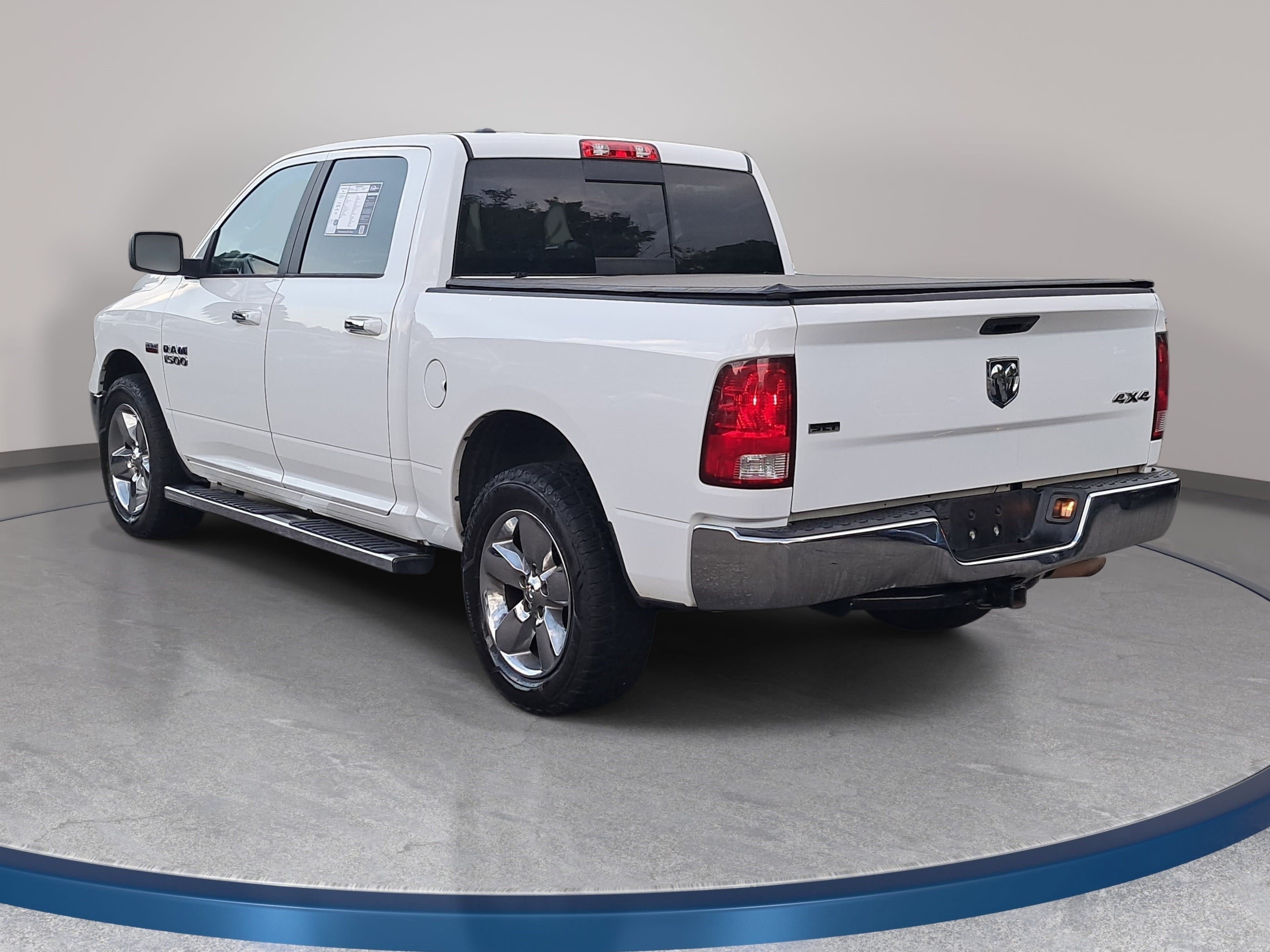 Used 2018 RAM 1500 Classic SLT AWD/4WD image 7