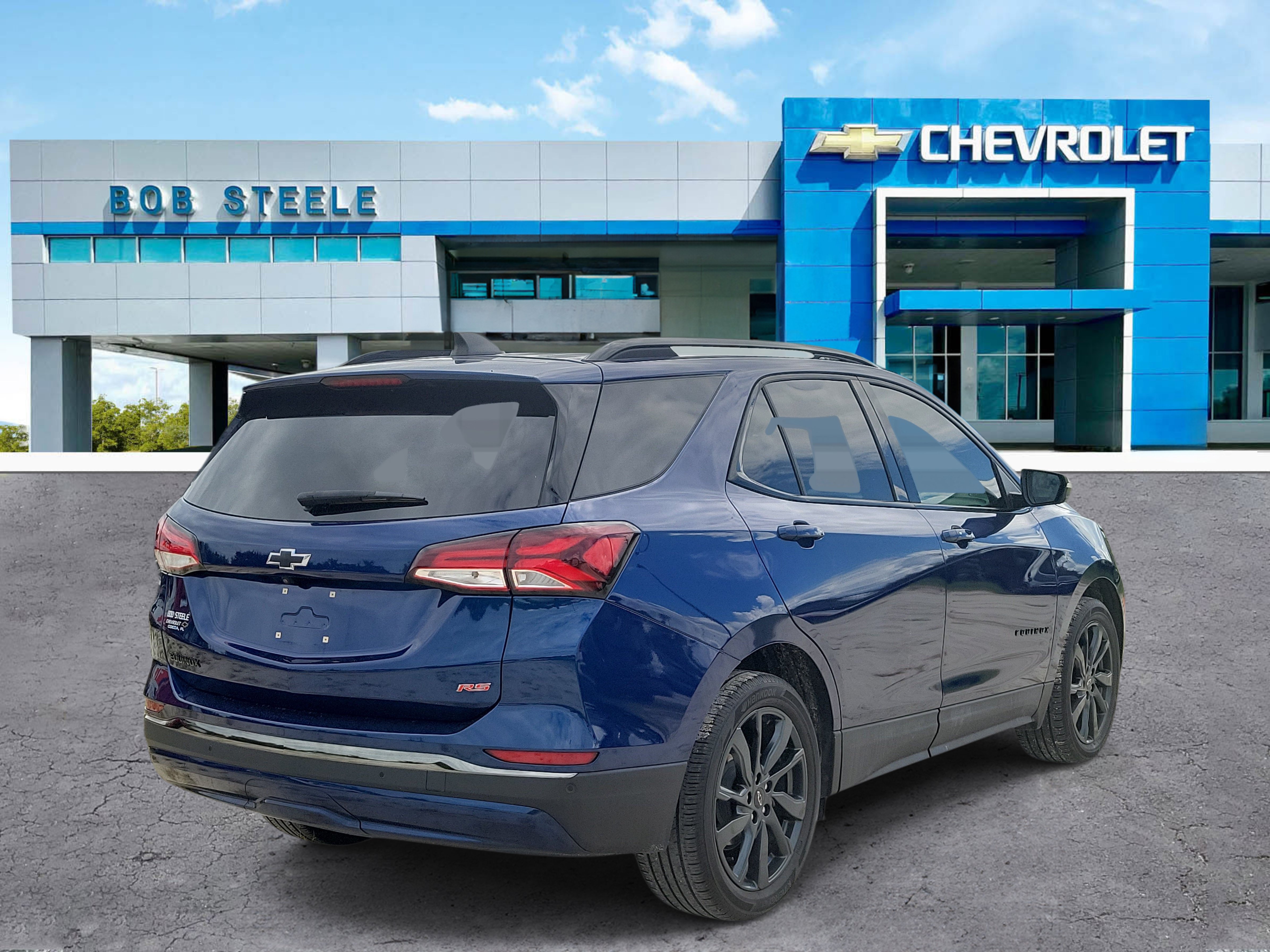 Certified 2023 Chevrolet Equinox RS w/ RS Leather Package FWD image 4