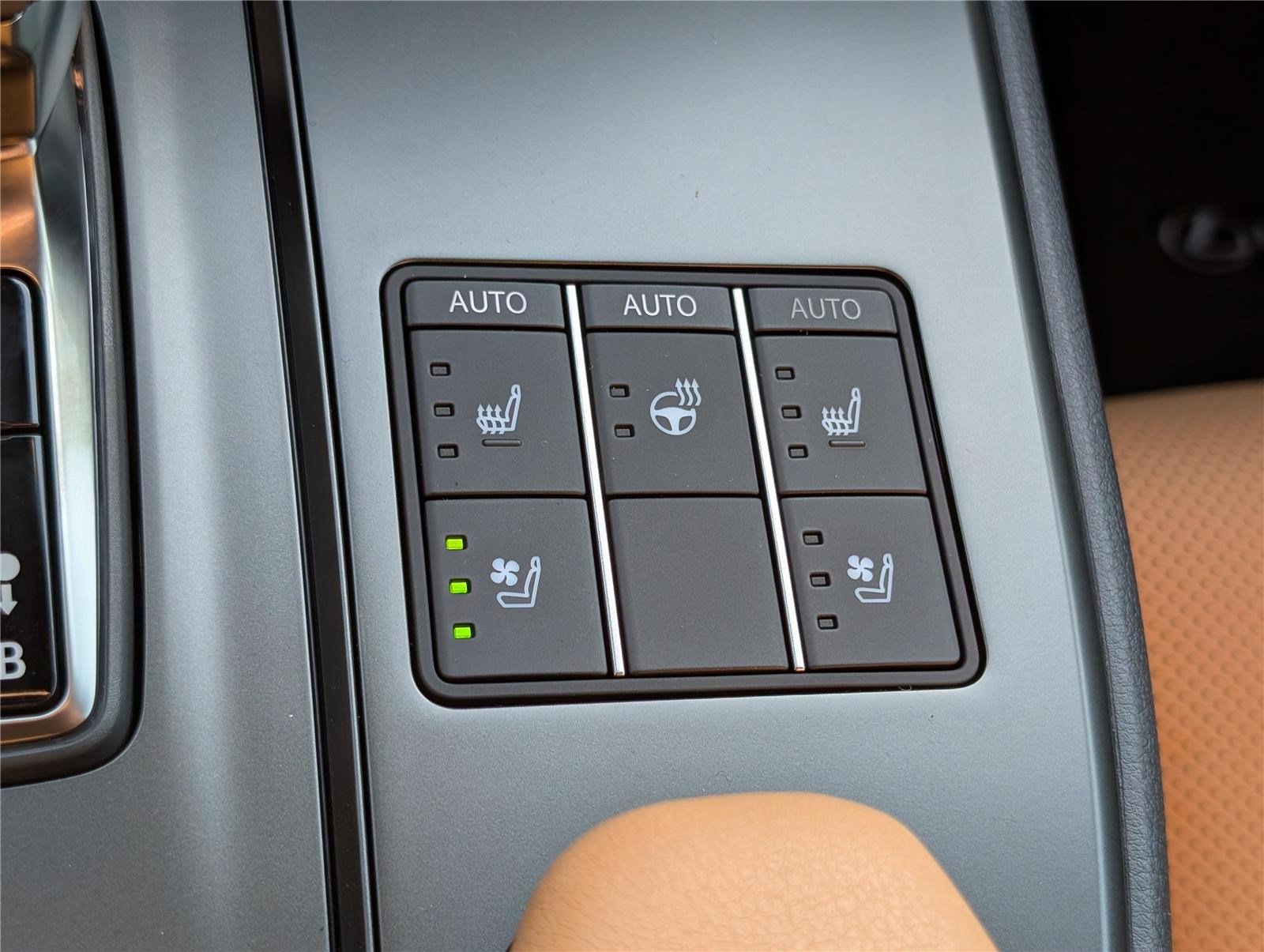 New 2026 Lexus UX 300h AWD image 24