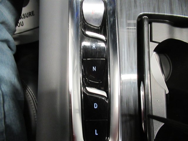 Used 2024 Buick Enclave Premium image 32