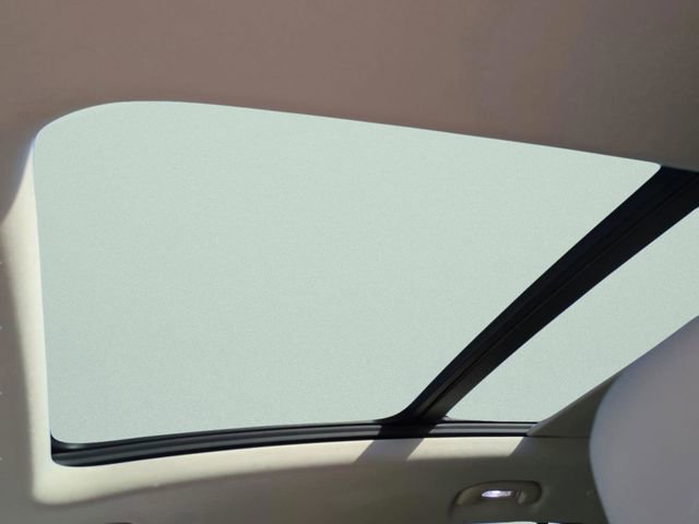 Used 2021 Buick Envision Avenir w/ Technology Package II image 26