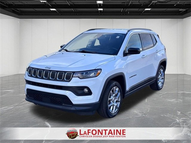 Used 2022 Jeep Compass Latitude image 1