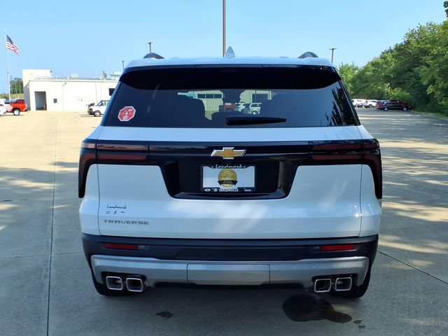 New 2027 Chevrolet Traverse LT w/ Sun and Wheel Package FWD image 4