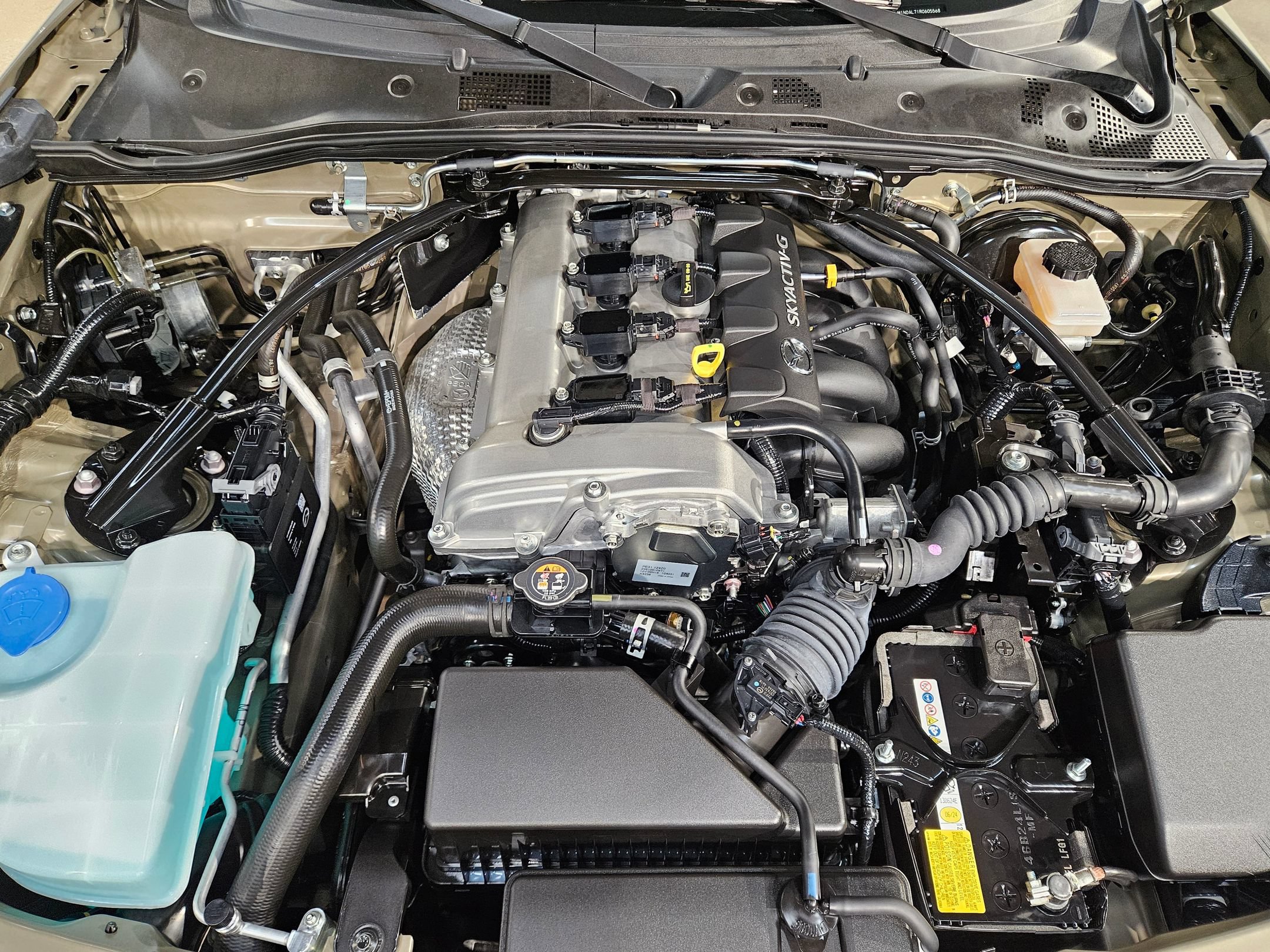Used 2024 MAZDA MX-5 Miata RF Club RWD image 16