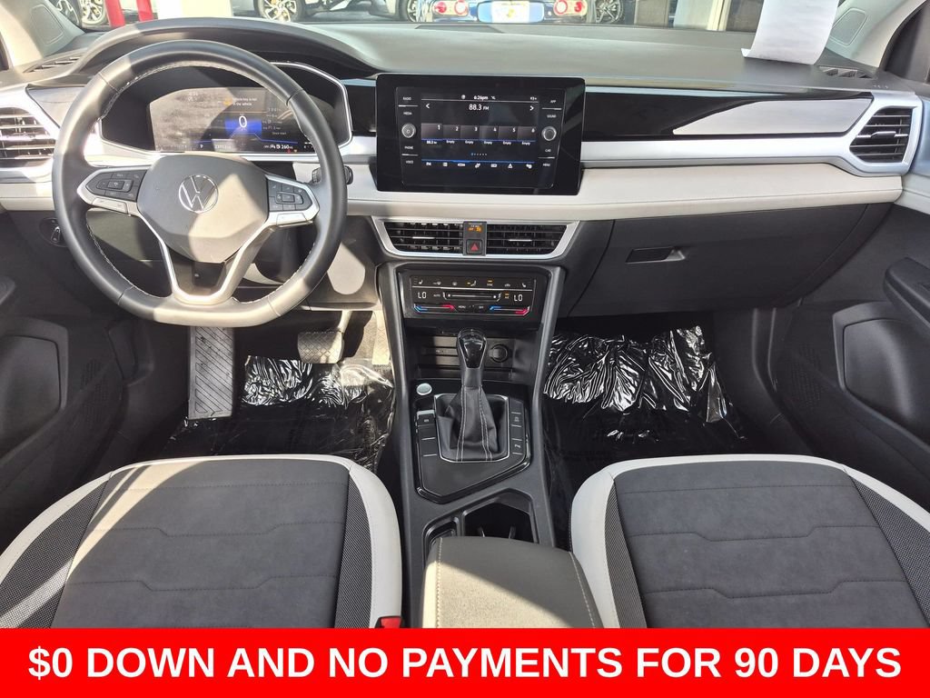 Used 2025 Volkswagen Taos SE FWD image 24