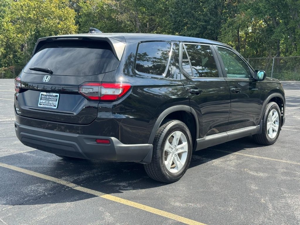 Used 2023 Honda Pilot LX image 4