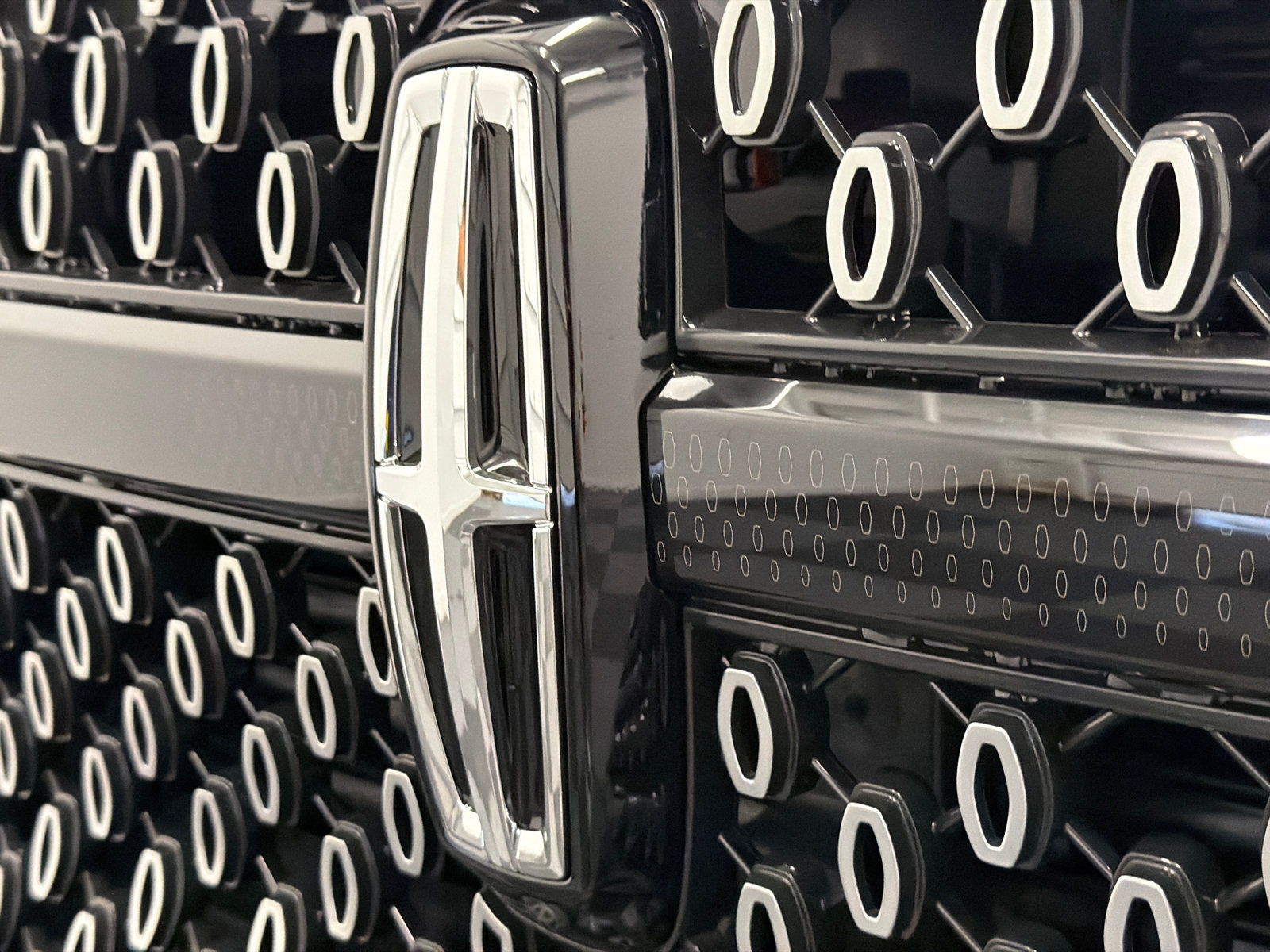 New 2027 Lincoln Navigator Reserve AWD/4WD image 16