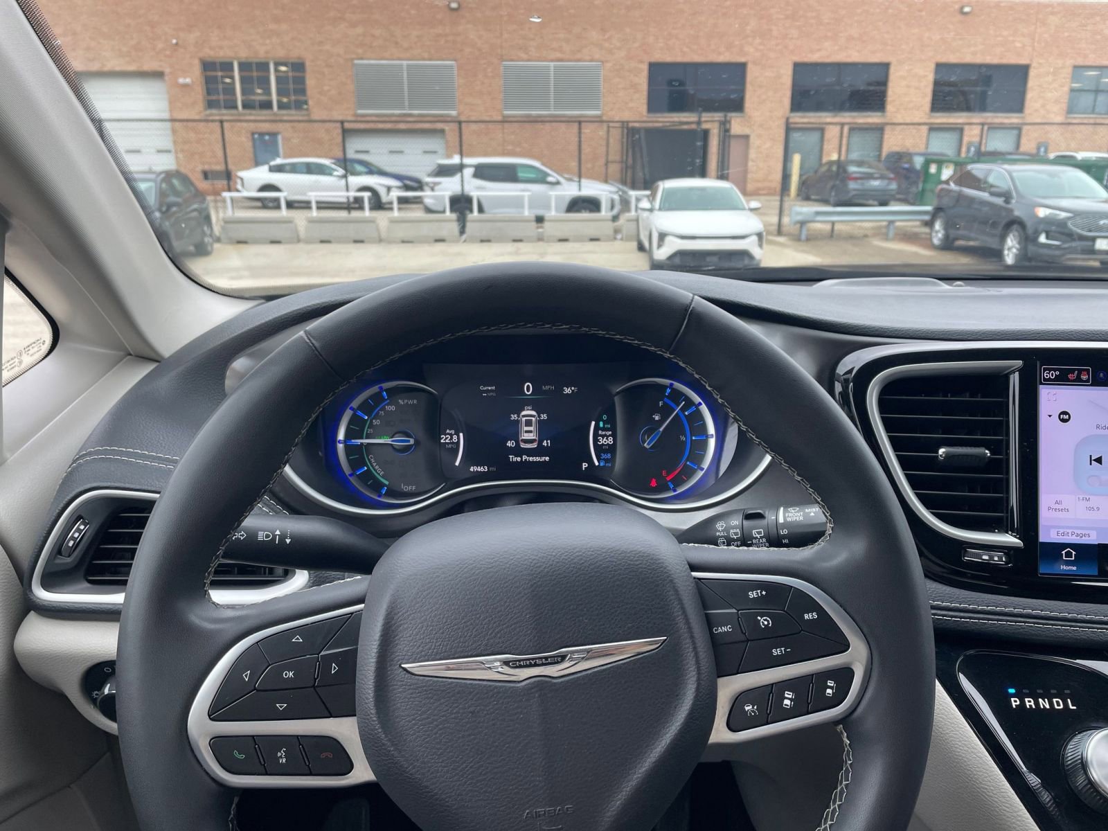 Used 2023 Chrysler Pacifica Touring-L image 37