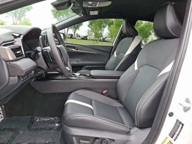 Used 2026 Toyota Camry SE FWD image 13