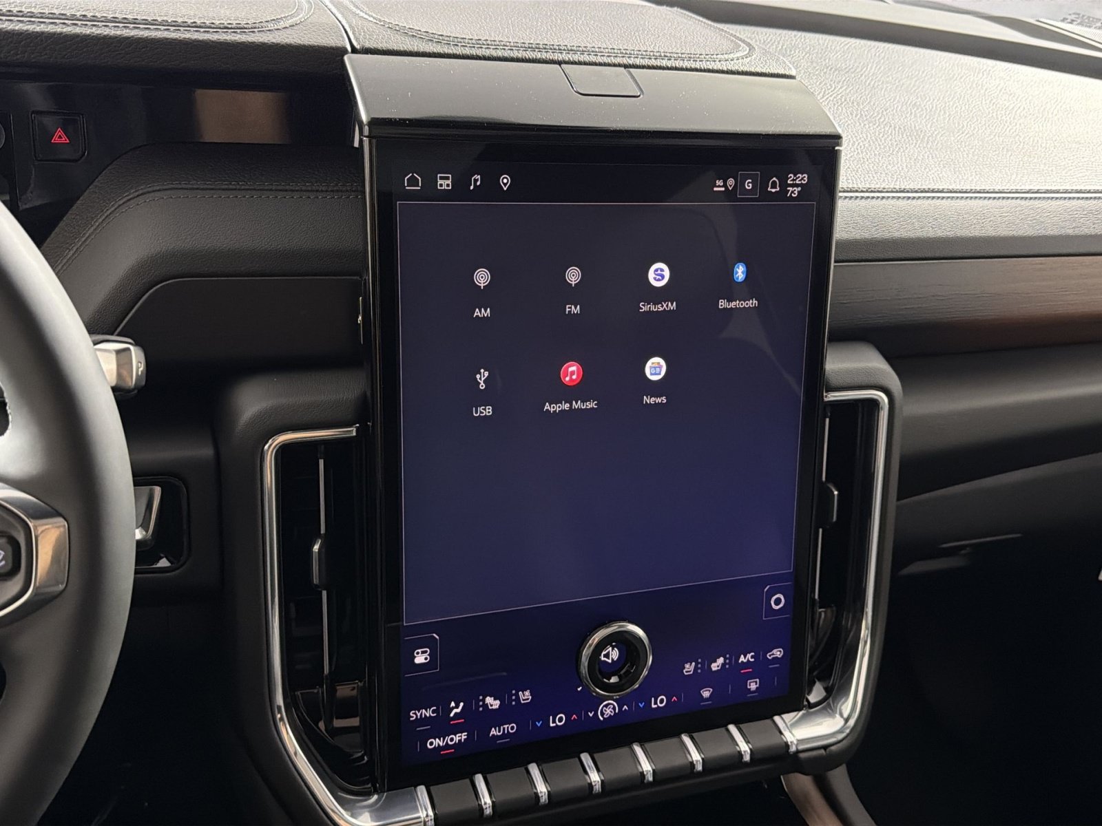 New 2027 GMC Yukon XL Denali w/ Sun & Power Step Package AWD/4WD image 18