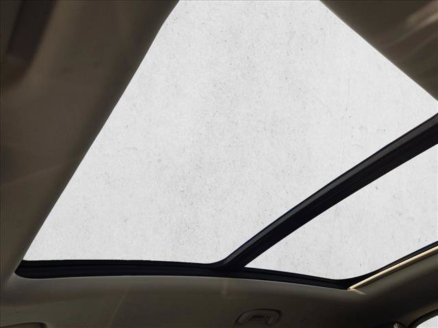 Used 2023 Buick Envision Essence w/ Sport Touring Package FWD image 18