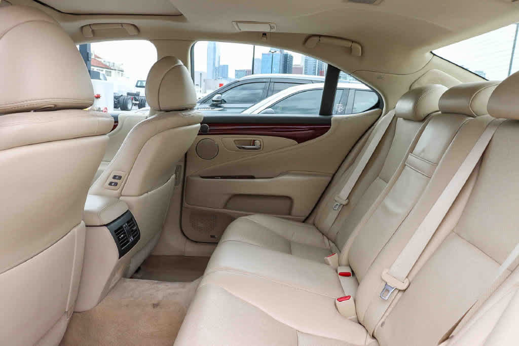 Used 2012 Lexus LS 460 w/ Luxury Value Edition RWD image 18