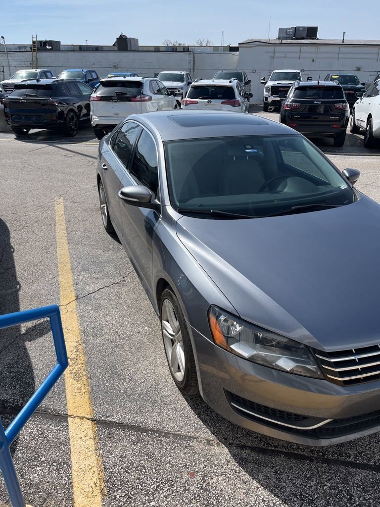 Used 2014 Volkswagen Passat TDI SE FWD image 1